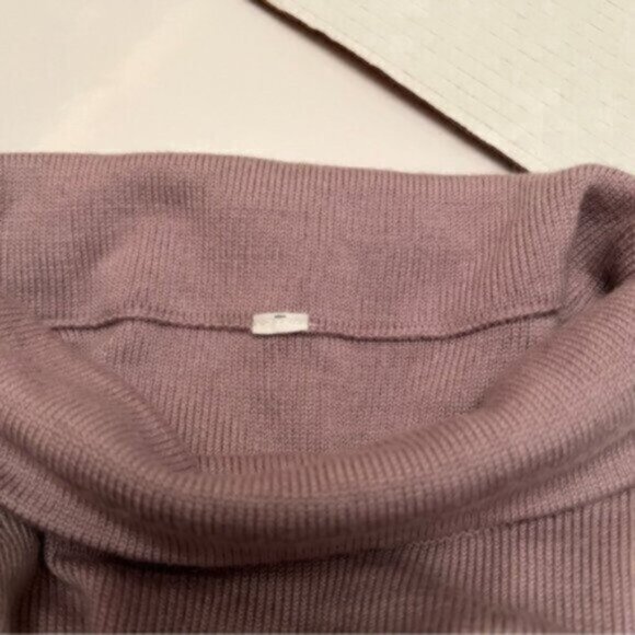 Lululemon ^ merino wool CITY TREK TURTLENECK SWEATER Smoky Blush pullover EUC M - Picture 12 of 14